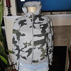 NWT. Nike Camo Camouflage Full Zip Hoodie Youth Boys Large AJ4185-063